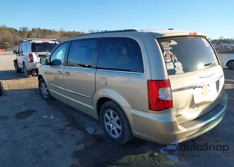 2011 Chrysler Town & Country Touring из США, поврежденный, VIN 2A4RR5DG7BR702093